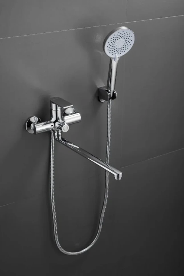 Смеситель с длинным изливом для ванны BELZ B22678 хром