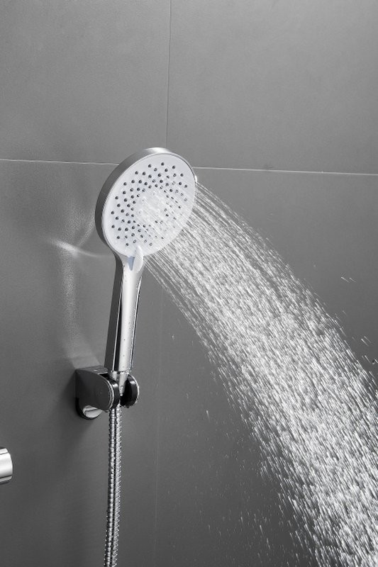 Смеситель с длинным изливом для ванны BELZ B22678 хром