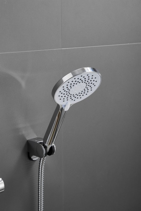 Смеситель с длинным изливом для ванны BELZ B22678 хром