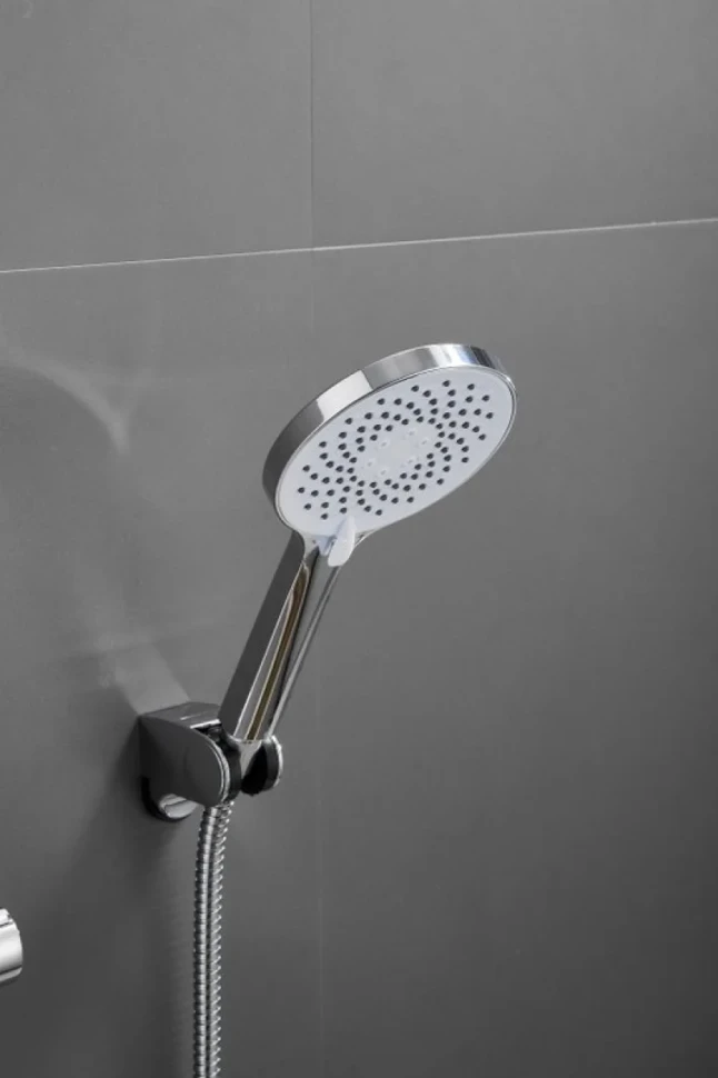 Смеситель с длинным изливом для ванны BELZ B22678 хром