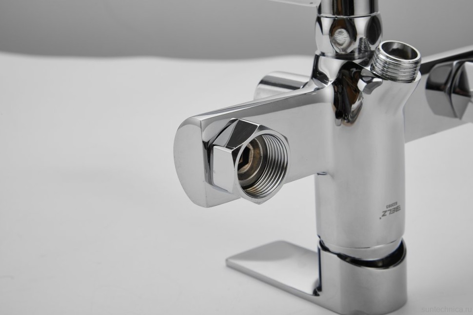 Смеситель с длинным изливом для ванны BELZ B22678 хром