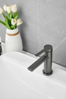 Смеситель для раковины BELZ B813 B10813-3 оружейная сталь Смеситель для раковины BELZ B813 B10813-3 оружейная сталь