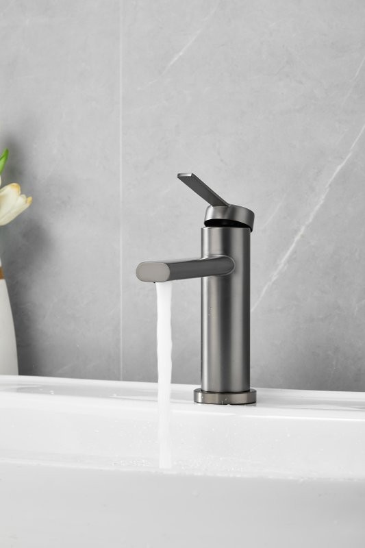 Смеситель для раковины BELZ B813 B10813-3 оружейная сталь