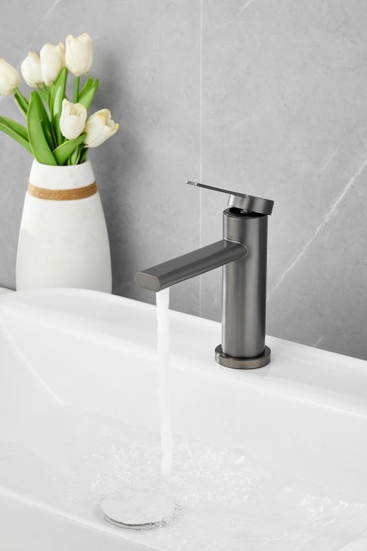 Смеситель для раковины BELZ B813 B10813-3 оружейная сталь