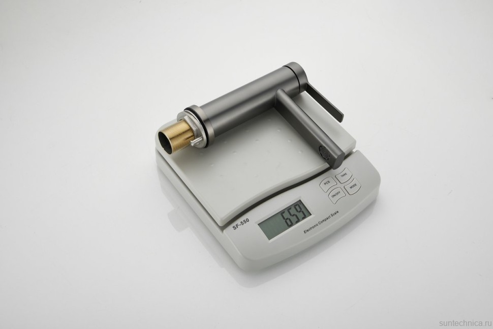 Смеситель для раковины BELZ B813 B10813-3 оружейная сталь