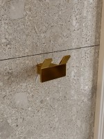 Крючок DEKOR BANYO SS 304 Gold SS304 008 12 золото, на шурупах Крючок DEKOR BANYO SS 304 Gold SS304 008 12 золото, на шурупах