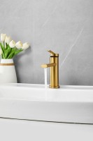 Смеситель для раковины BELZ B813 B10813-5 золото Смеситель для раковины BELZ B813 B10813-5 золото