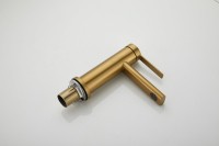 Смеситель для раковины BELZ B813 B10813-5 золото Смеситель для раковины BELZ B813 B10813-5 золото