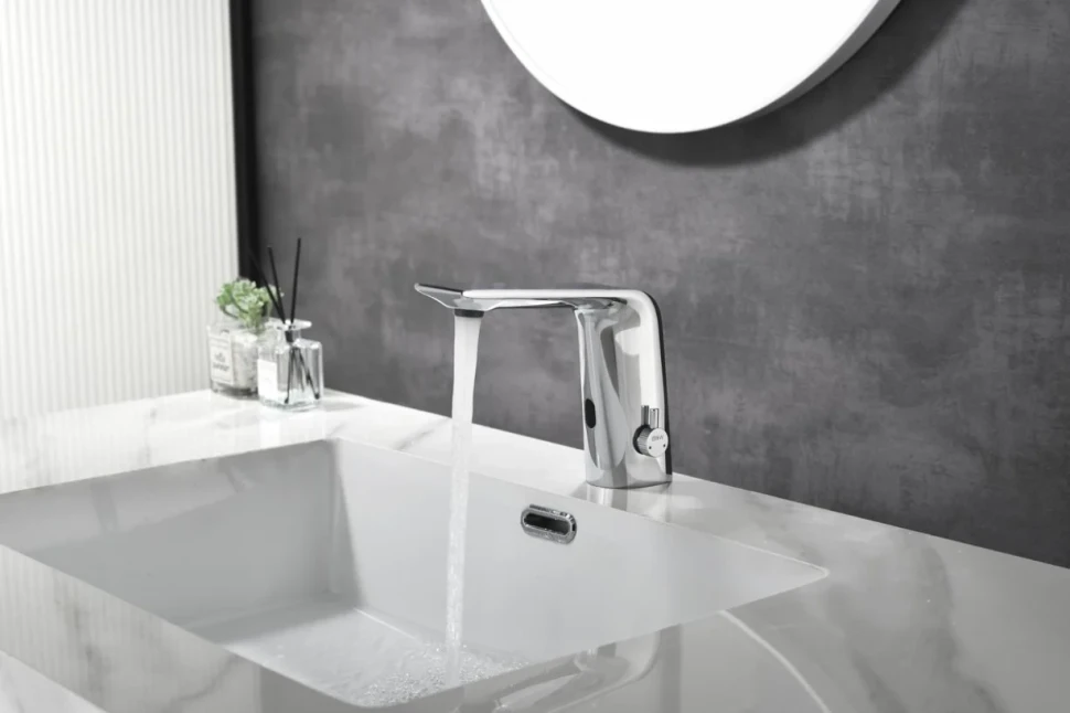 Смеситель для раковины Black&White Gravity 7101С сенсорный, chrome