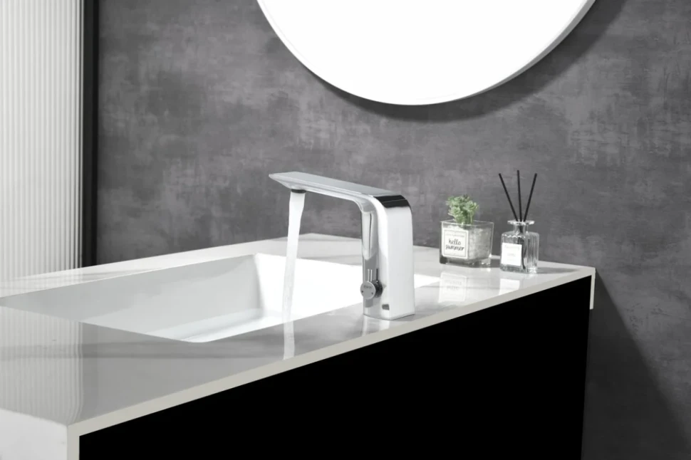 Смеситель для раковины Black&White Gravity 7101С сенсорный, chrome