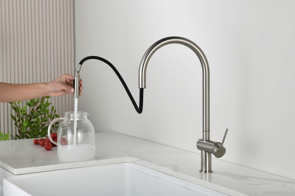 Смеситель для кухни AQUAme Cucina с выдвижным изливом AQM9901BN