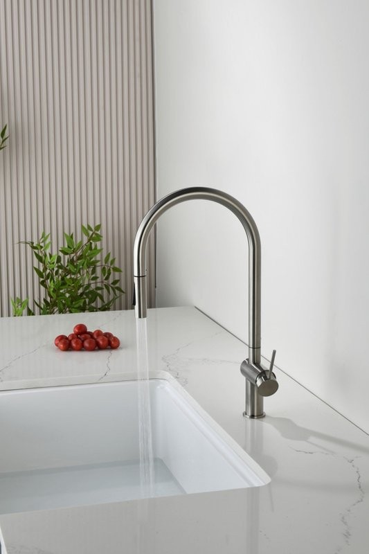 Смеситель для кухни AQUAme Cucina с выдвижным изливом AQM9901BN