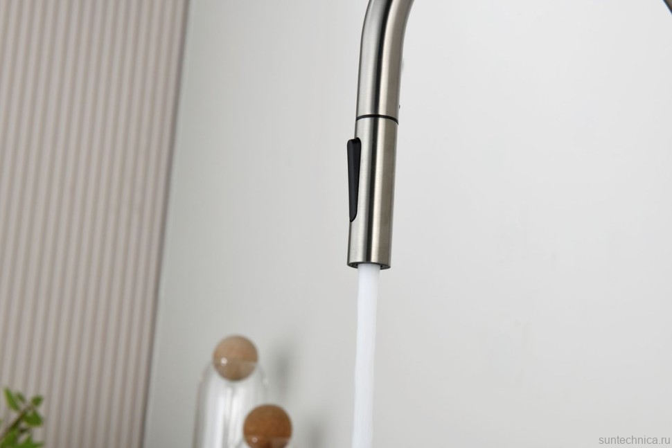 Смеситель для кухни AQUAme Cucina с выдвижным изливом AQM9901BN