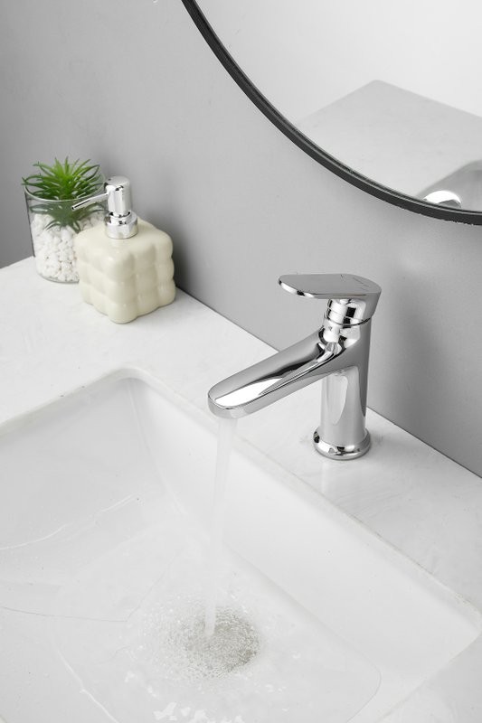 Смеситель для раковины BELZ B713 B10713 хром