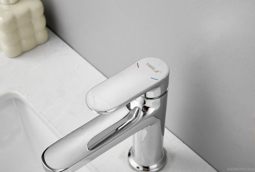 Смеситель для раковины BELZ B713 B10713 хром