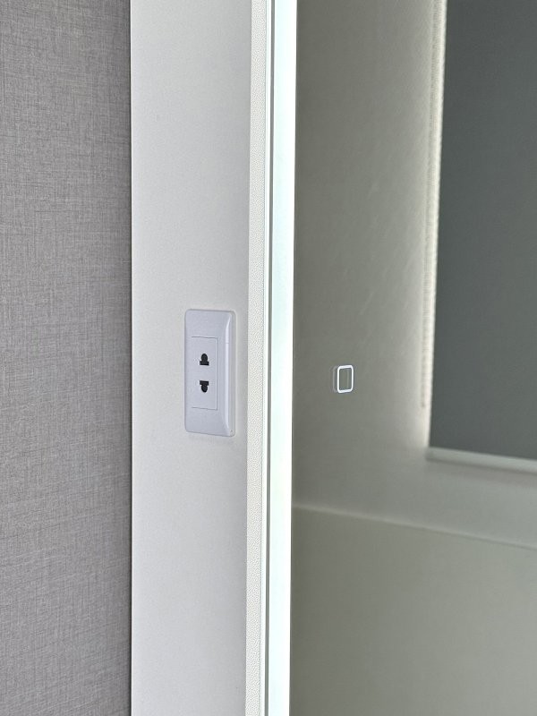 Зеркало-шкаф Alavann Cosmetic Light 70x80, с приближением, с подсветкой, глянцевый белый