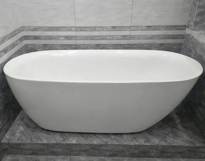 Акриловая ванна Ceruttispa Como 150x75 см, отдельностоящая, белая, овальная, с каркасом, со сливом-переливом