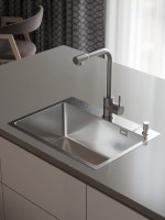 Мойка кухонная РМС MR-5843 c корзиной и дозатором, нержавеющая сталь