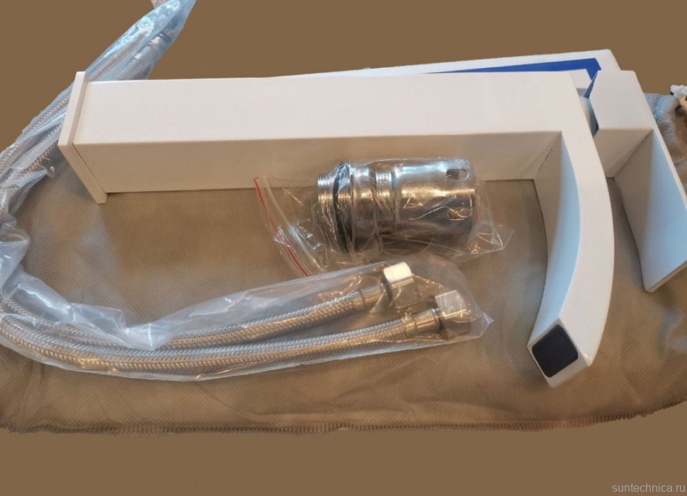 Смеситель для раковины Fashun A51218-8 белый