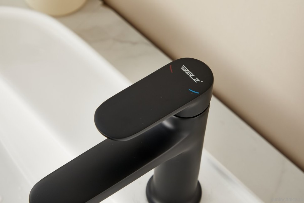 Смеситель для раковины BELZ B713 B10713-7 черный