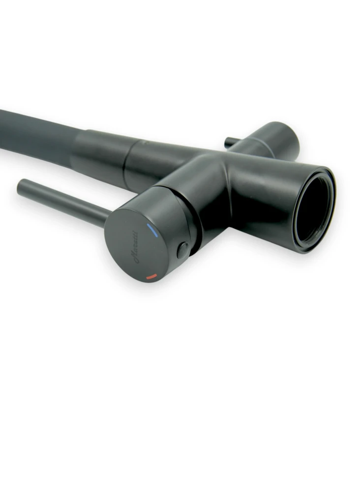 Смеситель для кухни с гибким изливом и подключением фильтра Maretti Проджект Блэк PB31RGF71, черный