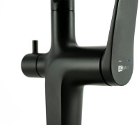 Смеситель для кухни Lemark Bronx LM3761BL черный, с гибким изливом