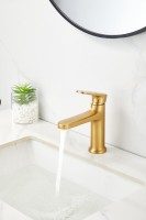 Смеситель для раковины BELZ B713 B10713-5 золото Смеситель для раковины BELZ B713 B10713-5 золото