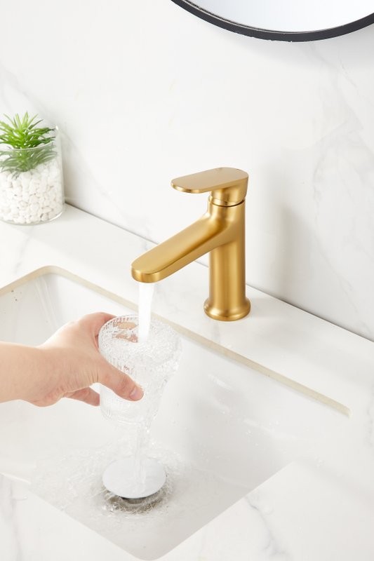 Смеситель для раковины BELZ B713 B10713-5 золото