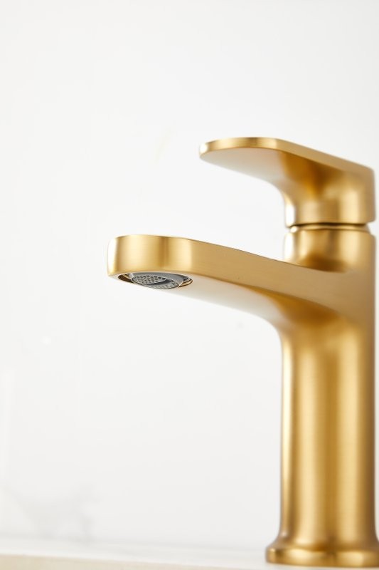 Смеситель для раковины BELZ B713 B10713-5 золото