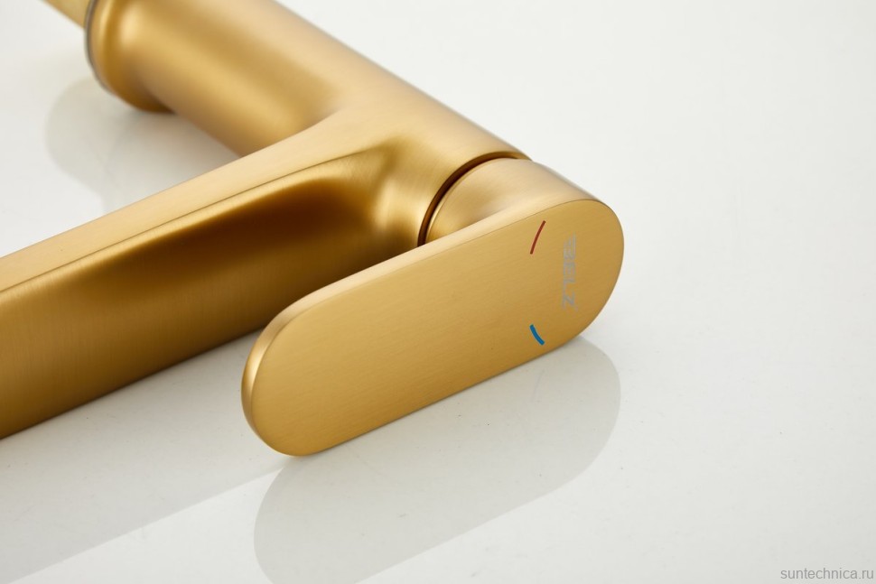 Смеситель для раковины BELZ B713 B10713-5 золото