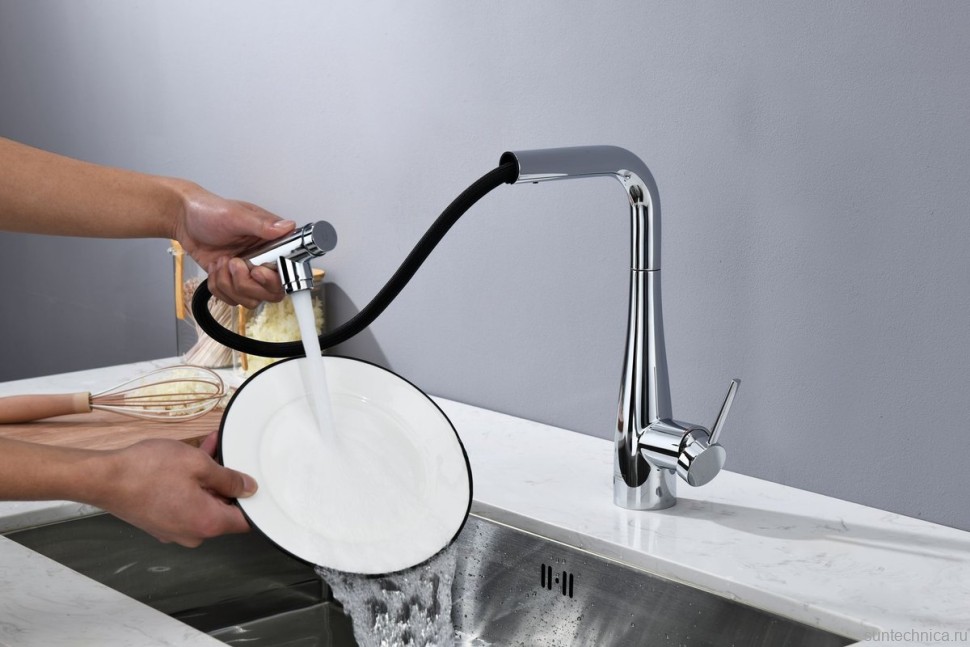 Смеситель для кухни AQUAme Cucina с выдвижным изливом AQM9902CR