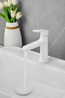 Смеситель для раковины BELZ B713 B10713-8 белый Смеситель для раковины BELZ B713 B10713-8 белый