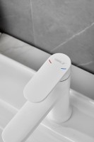 Смеситель для раковины BELZ B713 B10713-8 белый Смеситель для раковины BELZ B713 B10713-8 белый