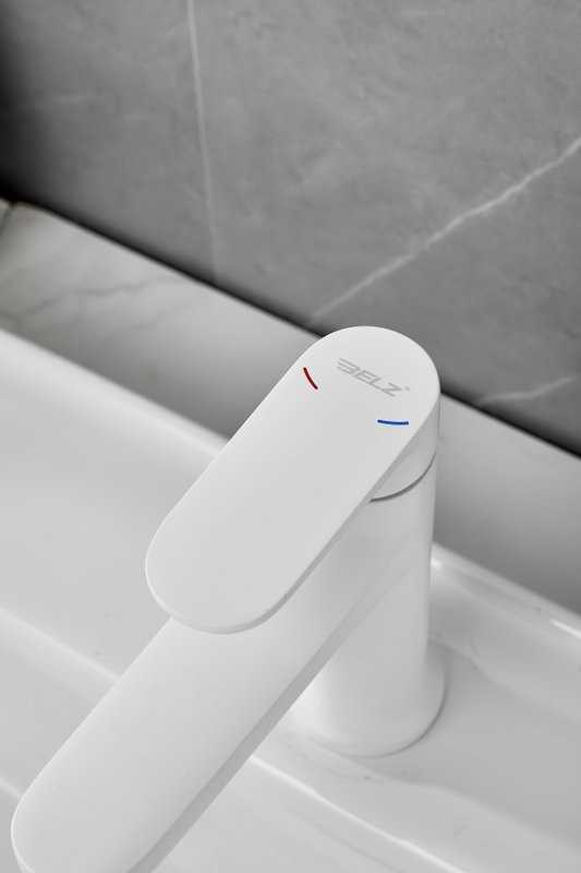 Смеситель для раковины BELZ B713 B10713-8 белый