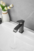 Смеситель для раковины BELZ B507 B10507-3 оружейная сталь Смеситель для раковины BELZ B507 B10507-3 оружейная сталь