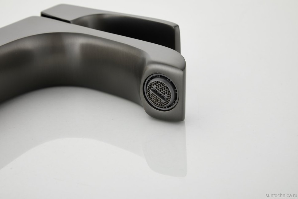 Смеситель для раковины BELZ B507 B10507-3 оружейная сталь