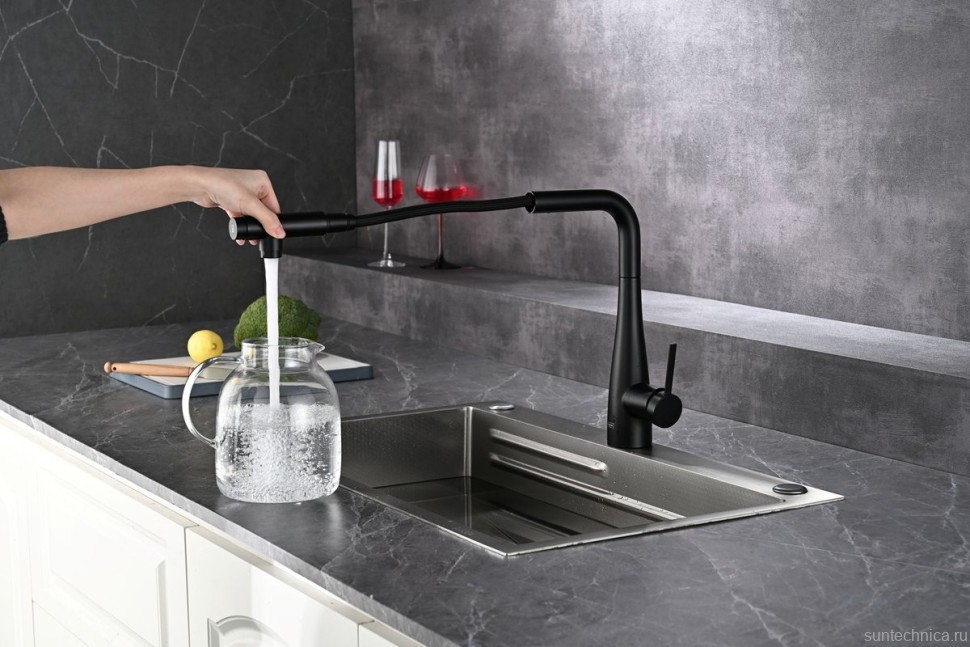 Смеситель для кухни AQUAme Cucina с выдвижным изливом AQM9902MB