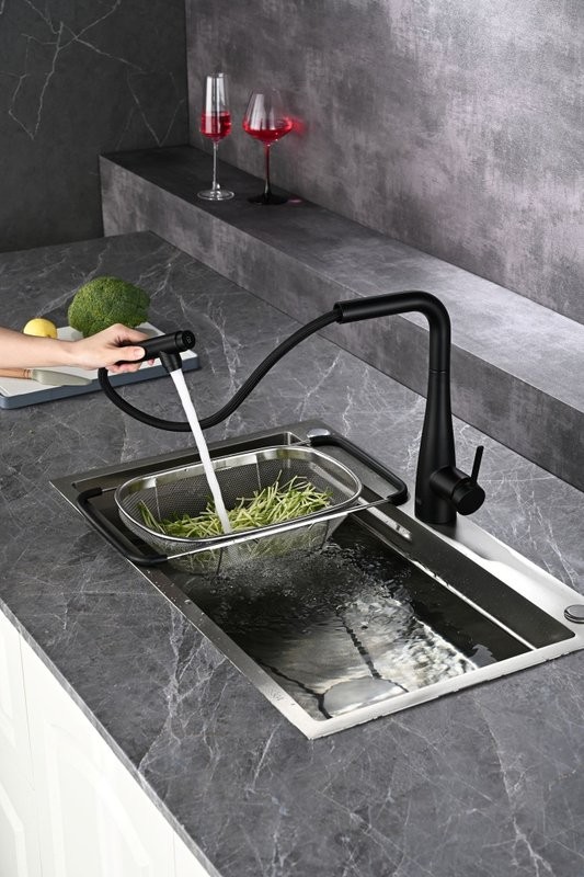 Смеситель для кухни AQUAme Cucina с выдвижным изливом AQM9902MB