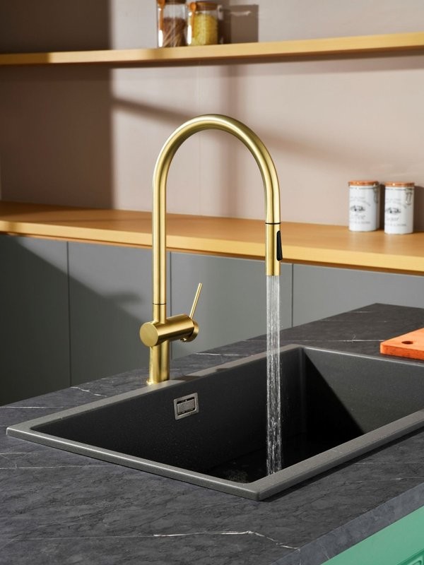 Смеситель для кухни AQUAme Cucina с выдвижным изливом AQM9901BG