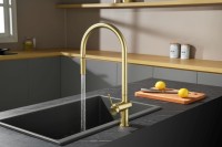 Смеситель для кухни AQUAme Cucina с выдвижным изливом AQM9901BG