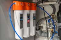 Комплект Смеситель Omoikiri Nagano PVD-G светлое золото + Фильтр Pure Drop Lite