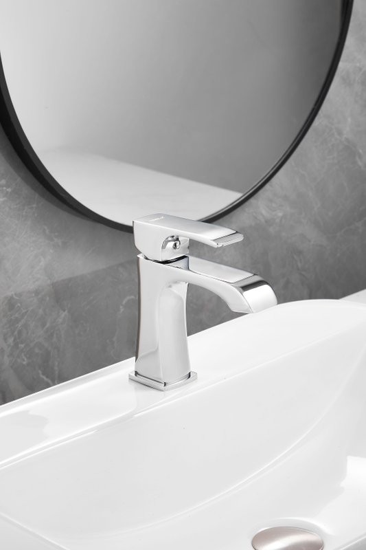 Смеситель для раковины BELZ B507 B10507 хром