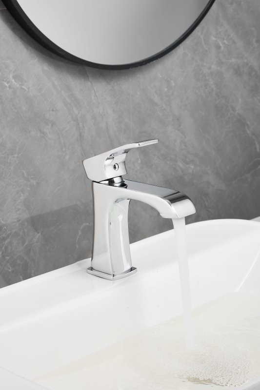 Смеситель для раковины BELZ B507 B10507 хром