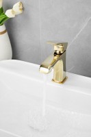 Смеситель для раковины BELZ B507 B10507-5 золото