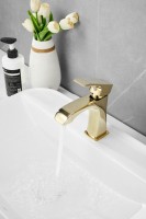 Смеситель для раковины BELZ B507 B10507-5 золото