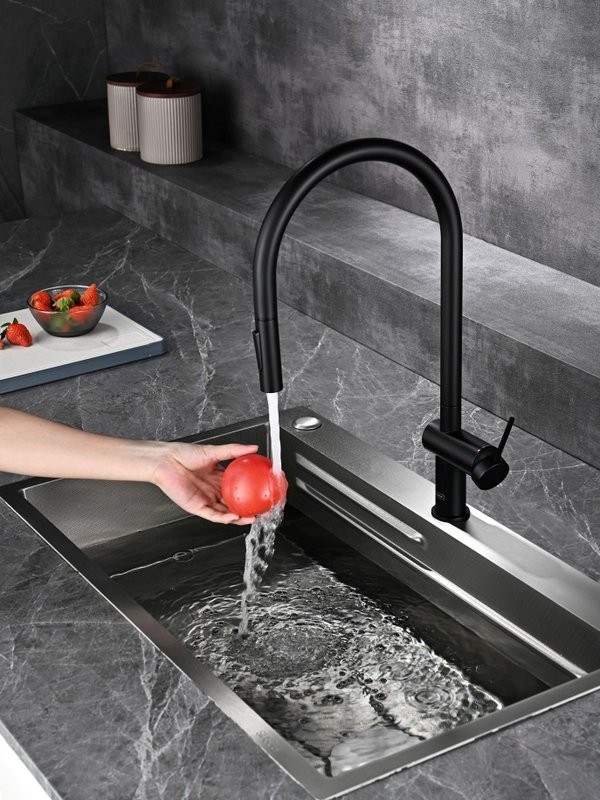 Смеситель для кухни AQUAme Cucina с выдвижным изливом AQM9901MB