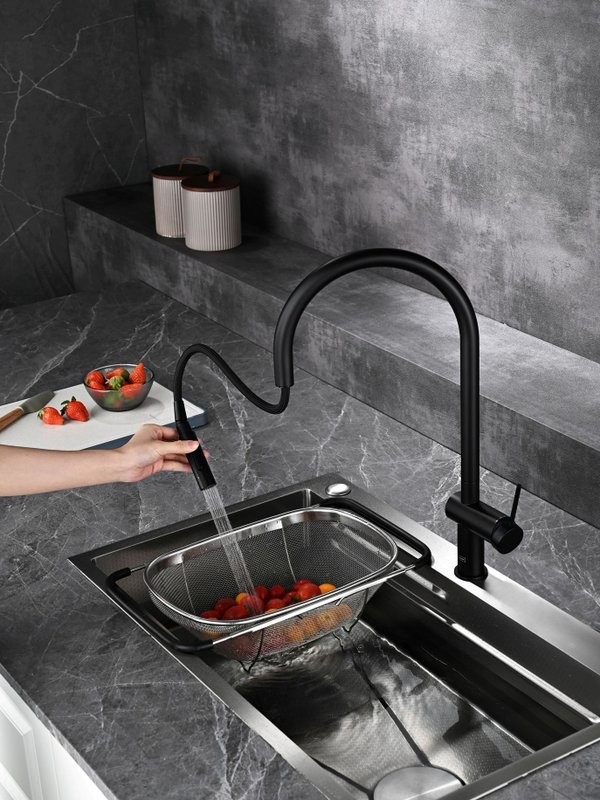 Смеситель для кухни AQUAme Cucina с выдвижным изливом AQM9901MB