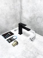 Смеситель для раковины BELZ B10709-7 черный Смеситель для раковины BELZ B10709-7 черный