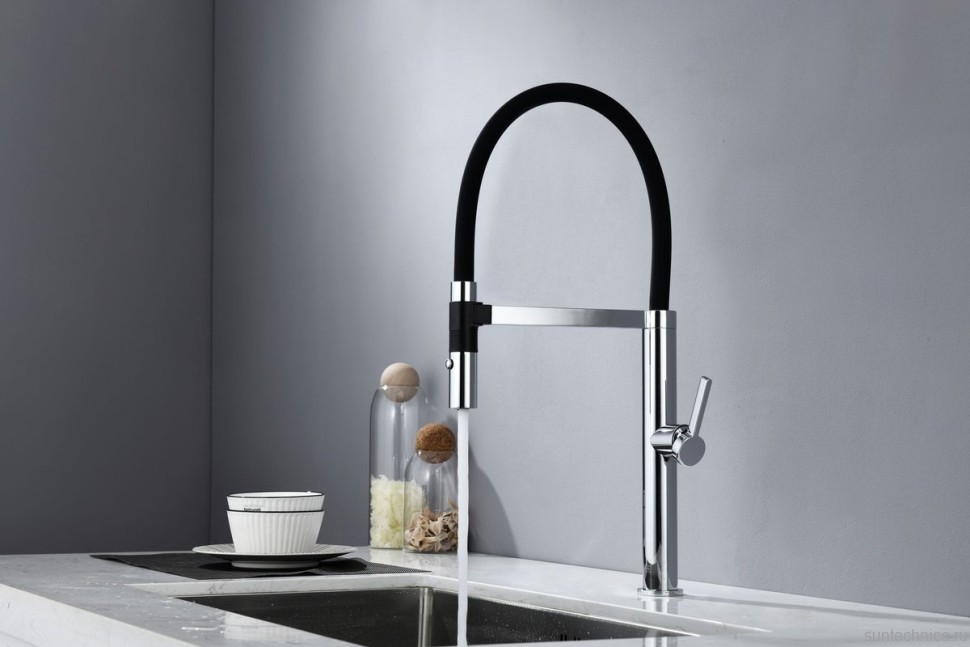 Смеситель для кухни AQUAme Cucina с гибким изливом AQM9904CR