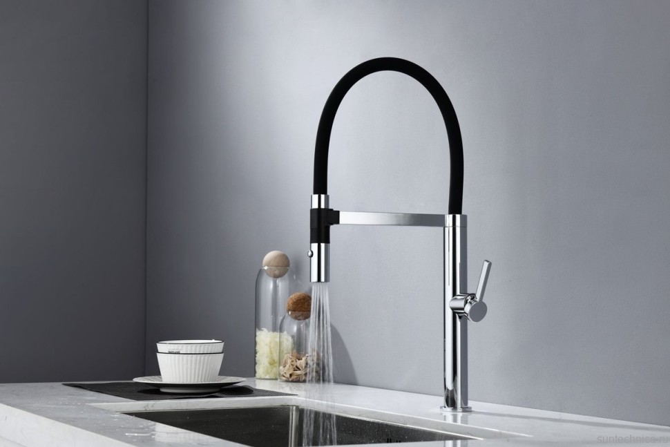 Смеситель для кухни AQUAme Cucina с гибким изливом AQM9904CR